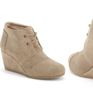 Toms Wedge Bootie size 7! Color is labeled Desert